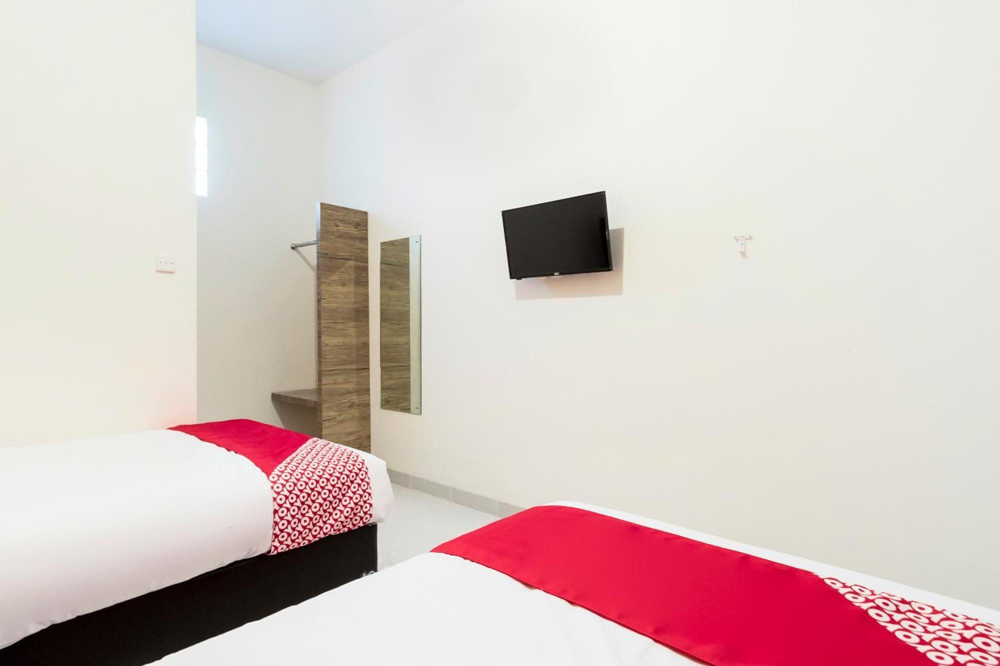 Super Oyo Capital O 873 Kamani Homestay Syariah Медан Екстериор снимка