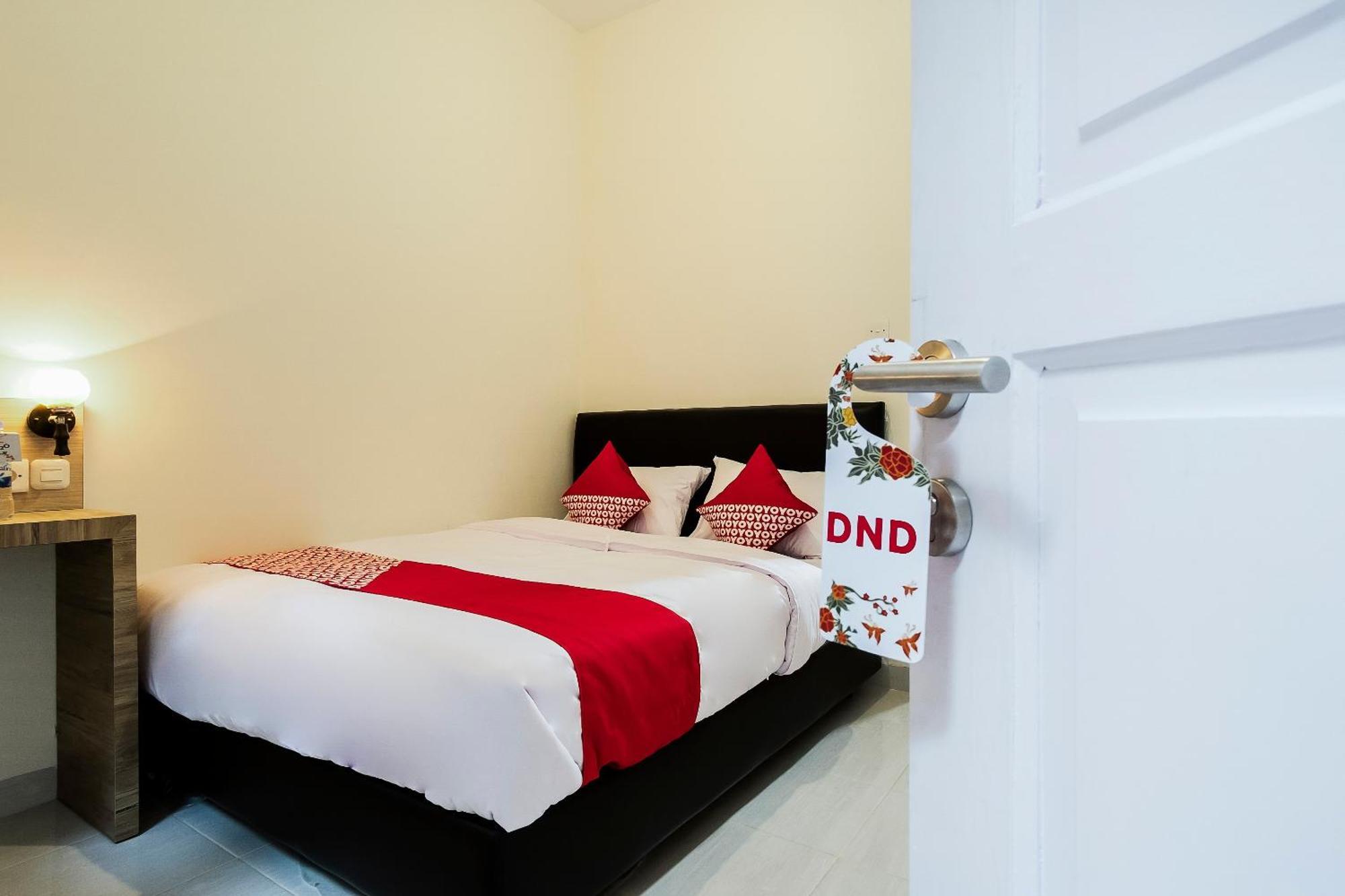 Super Oyo Capital O 873 Kamani Homestay Syariah Медан Екстериор снимка