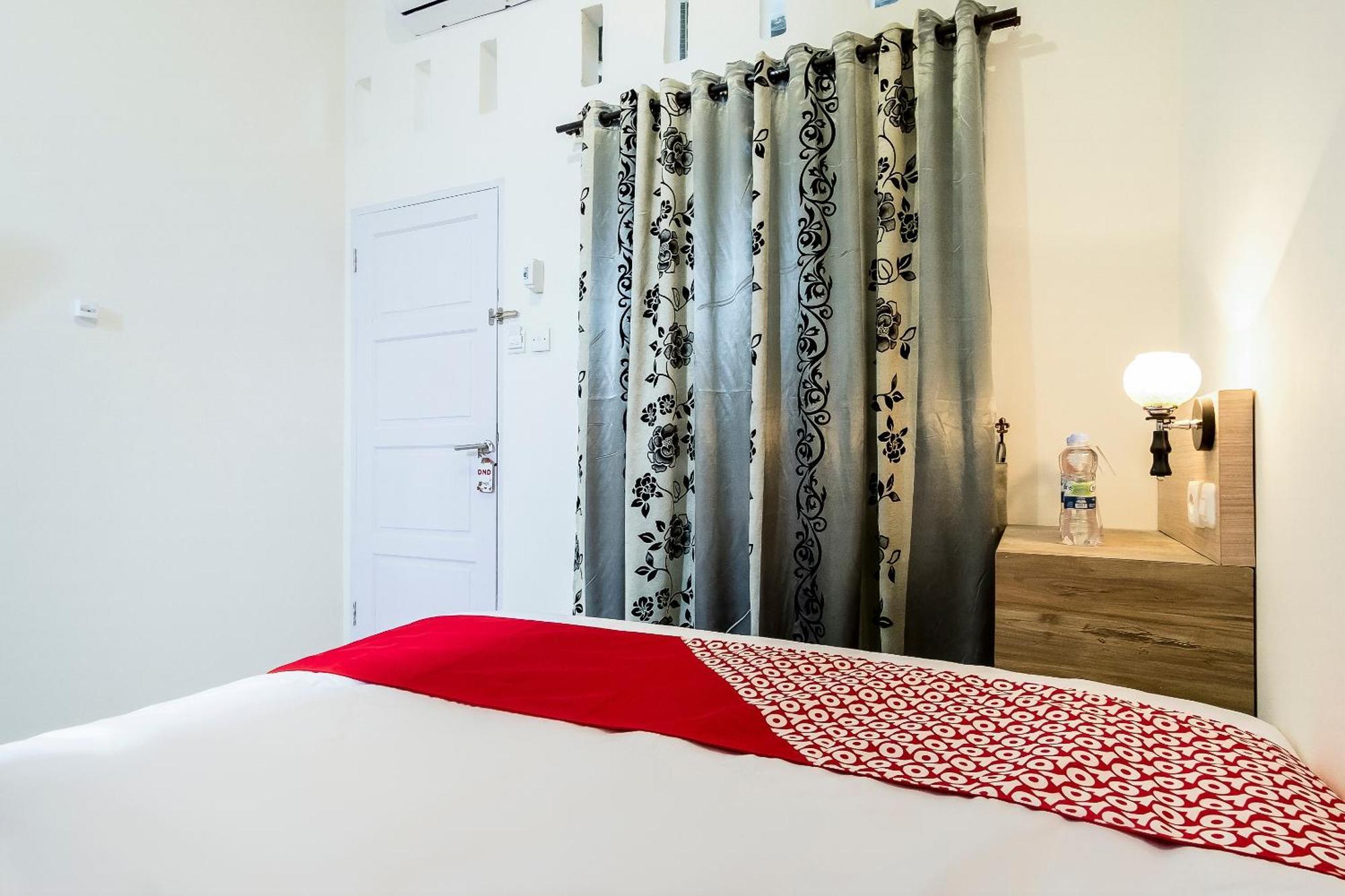 Super Oyo Capital O 873 Kamani Homestay Syariah Медан Екстериор снимка